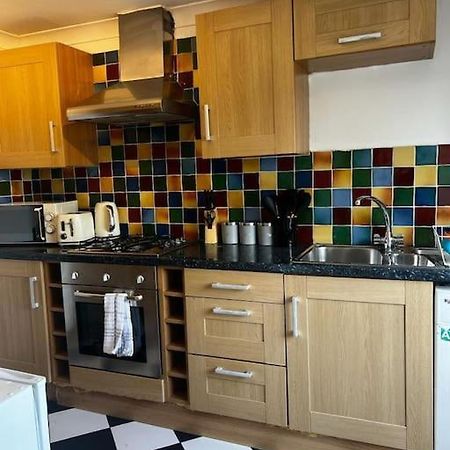 Quirky Studio Flat Selfcontained Лондон Екстериор снимка