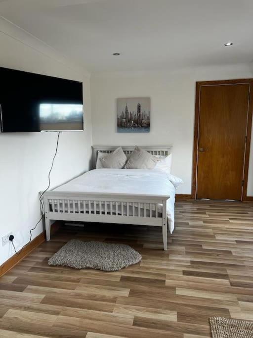Quirky Studio Flat Selfcontained Лондон Екстериор снимка